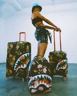 SPRAYGROUND® SHARKFLOWER 29.5” FULL-SIZE SHARKNAUTICS LUGGAGE FULL-SIZE LUGGAGE